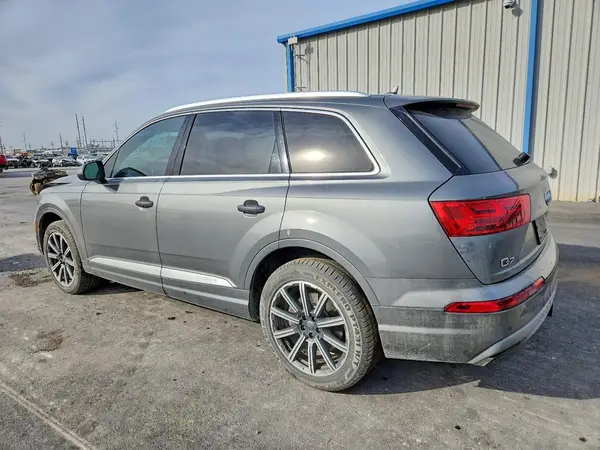 WA1LAAF70HD030490 2017 AUDI Q7 - Image 2