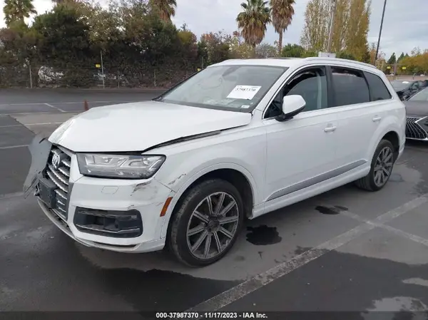 WA1LAAF70HD030635 2017 AUDI Q7 - Image 2