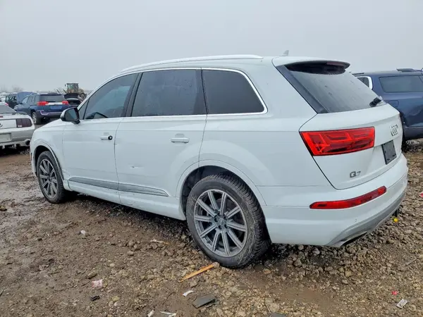 WA1LAAF70HD035561 2017 AUDI Q7 - Image 2