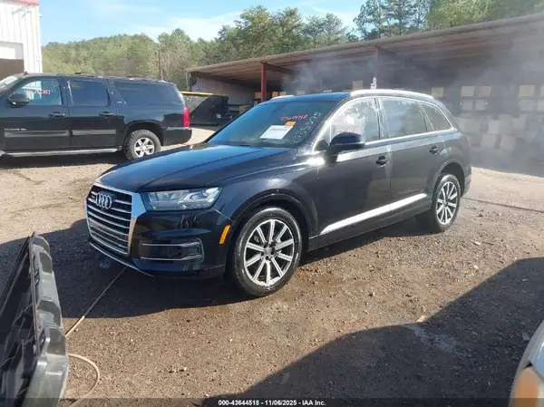 WA1LAAF70HD035575 2017 AUDI Q7 - Image 2
