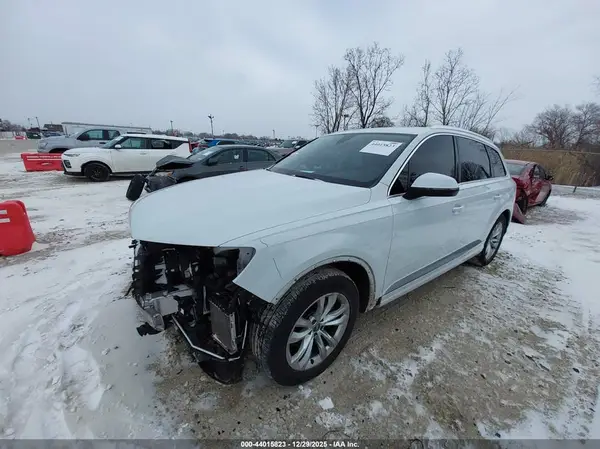 WA1LAAF70HD035866 2017 AUDI Q7 - Image 2