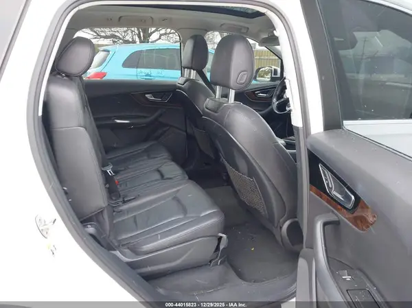 WA1LAAF70HD035866 2017 AUDI Q7 - Image 8