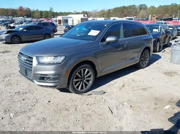 WA1LAAF70HD037231 2017 AUDI Q7 - Image 2