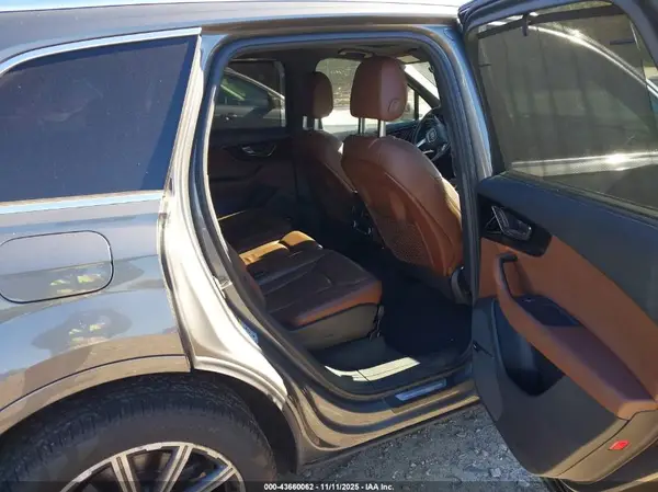 WA1LAAF70HD037231 2017 AUDI Q7 - Image 8
