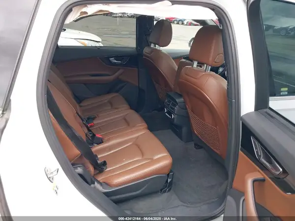 WA1LAAF70HD037665 2017 AUDI Q7 - Image 8