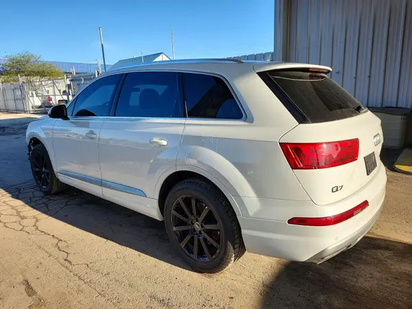 WA1LAAF70HD040680 2017 AUDI Q7 - Image 2