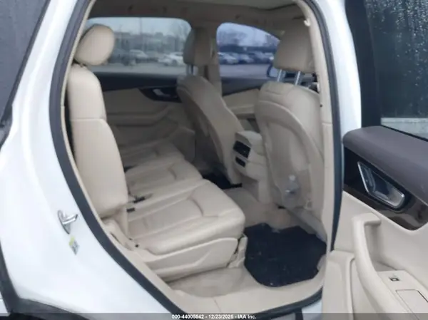 WA1LAAF70HD041800 2017 AUDI Q7 - Image 8