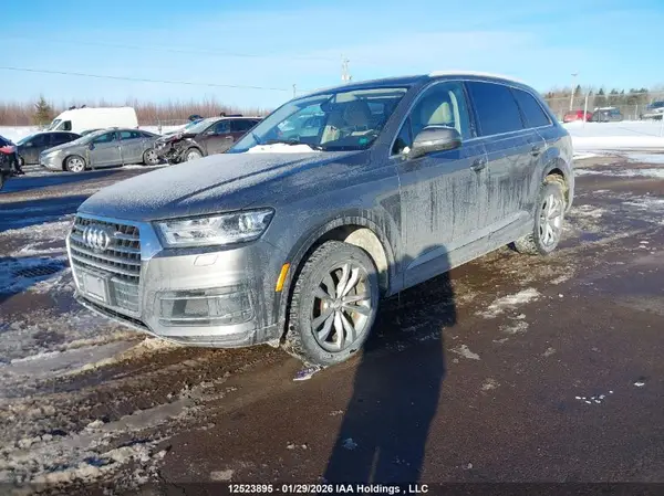 WA1LAAF70HD043742 2017 AUDI Q7 - Image 2
