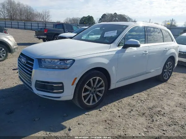 WA1LAAF70HD048391 2017 AUDI Q7 - Image 2
