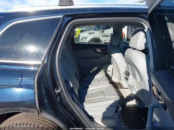 WA1LAAF70HD049251 2017 AUDI Q7 - Image 8