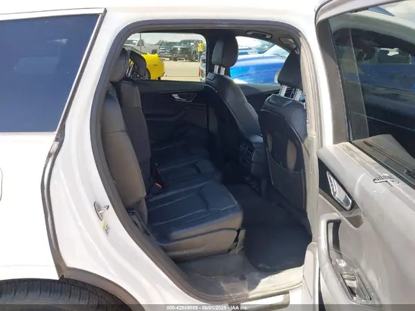 WA1LAAF70HD049461 2017 AUDI Q7 - Image 8