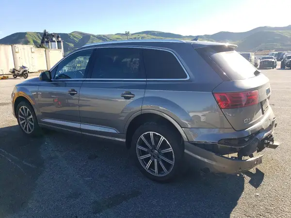 WA1LAAF70JD000962 2018 AUDI Q7 - Image 2