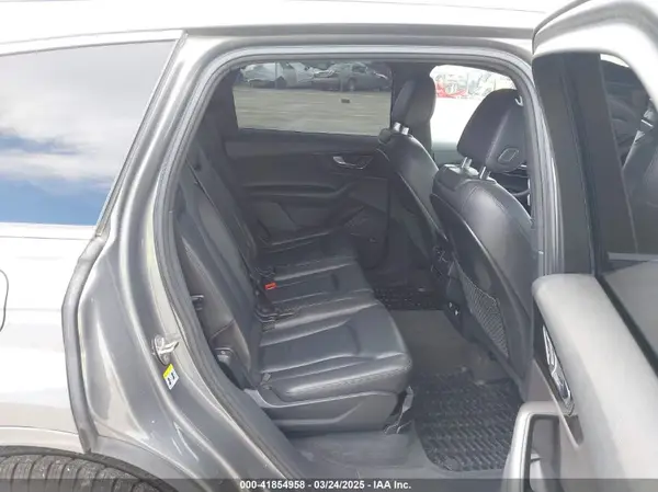 WA1LAAF70JD009242 2018 AUDI Q7 - Image 8