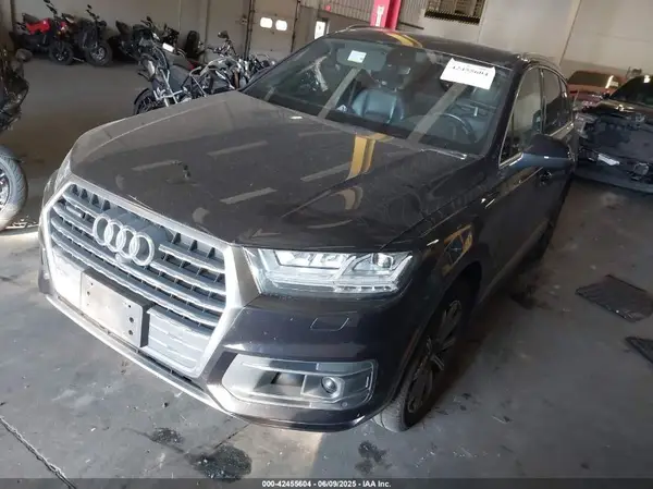 WA1LAAF70JD024940 2018 AUDI Q7 - Image 2