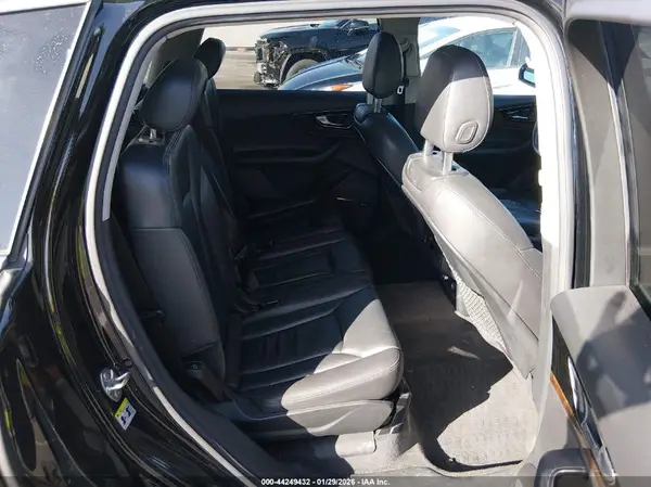 WA1LAAF70JD037025 2018 AUDI Q7 - Image 8