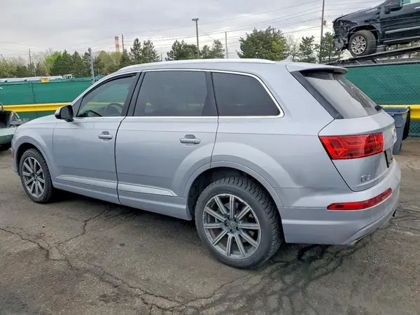 WA1LAAF70KD002423 2019 AUDI Q7 - Image 2