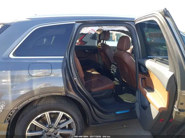 WA1LAAF70KD003183 2019 AUDI Q7 - Image 8