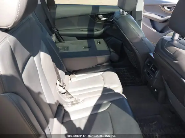 WA1LAAF70KD007931 2019 AUDI Q7 - Image 8
