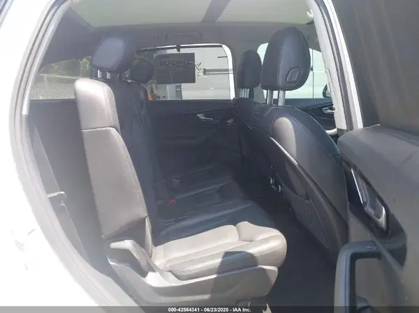 WA1LAAF70KD024096 2019 AUDI Q7 - Image 8