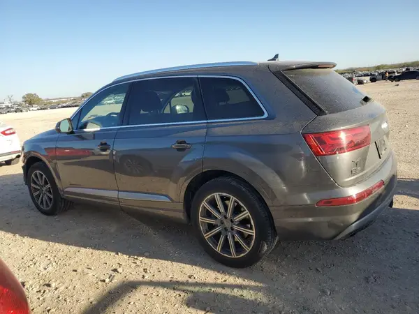 WA1LAAF70KD037611 2019 AUDI Q7 - Image 2