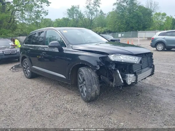 WA1LAAF71HD002374 2017 AUDI Q7 - Image 1