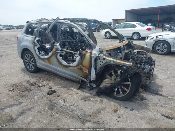 WA1LAAF71HD004576 2017 AUDI Q7 - Image 1
