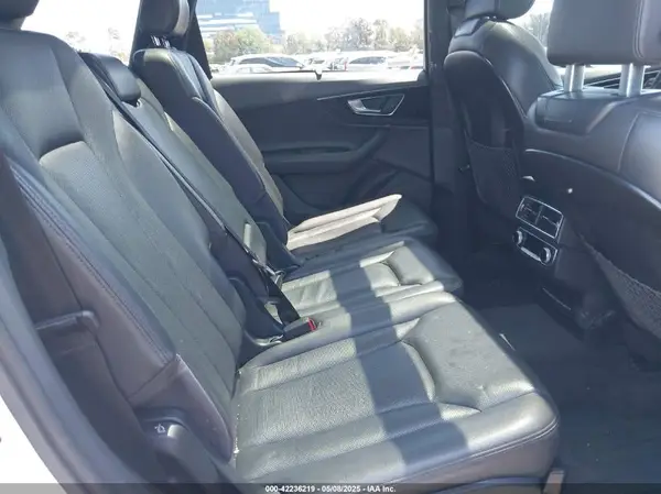 WA1LAAF71HD006604 2017 AUDI Q7 - Image 8