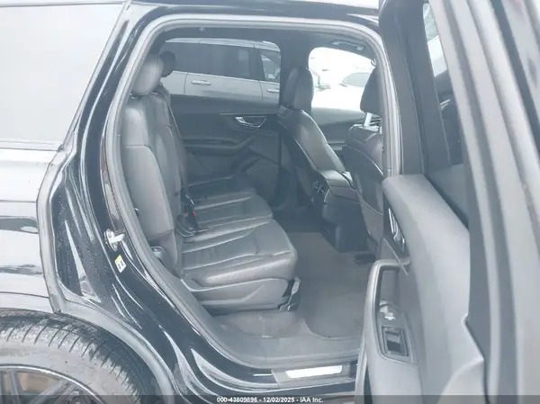 WA1LAAF71HD022608 2017 AUDI Q7 - Image 8