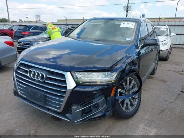 WA1LAAF71HD025668 2017 AUDI Q7 - Image 2