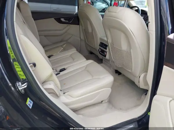WA1LAAF71HD025668 2017 AUDI Q7 - Image 8