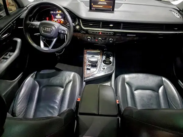 WA1LAAF71HD032572 2017 AUDI Q7 - Image 8