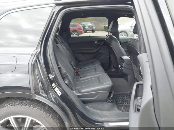WA1LAAF71HD038047 2017 AUDI Q7 - Image 8