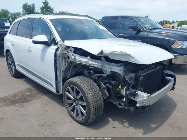 WA1LAAF71HD053048 2017 AUDI Q7 - Image 1