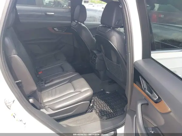 WA1LAAF71HD053048 2017 AUDI Q7 - Image 8
