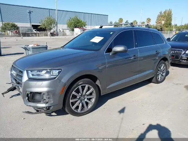 WA1LAAF71HD054054 2017 AUDI Q7 - Image 2