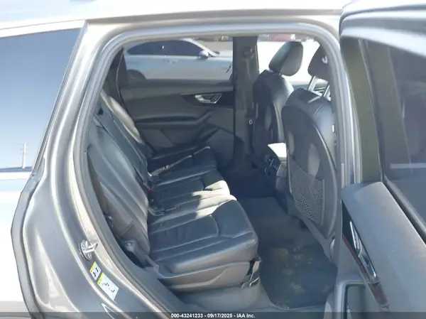WA1LAAF71HD054054 2017 AUDI Q7 - Image 8
