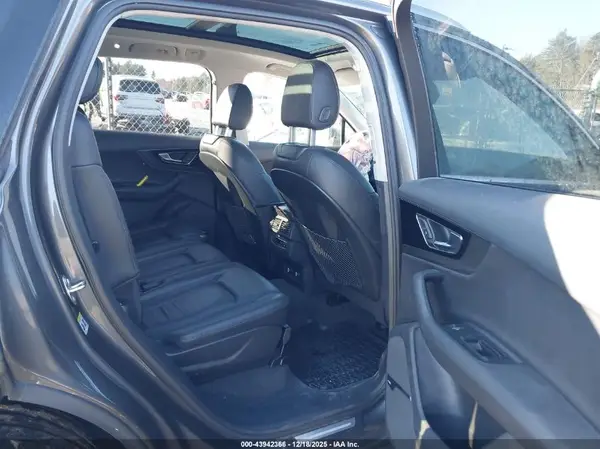 WA1LAAF71JD035686 2018 AUDI Q7 - Image 8