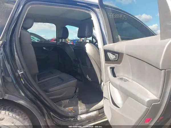 WA1LAAF72HD004327 2017 AUDI Q7 - Image 8