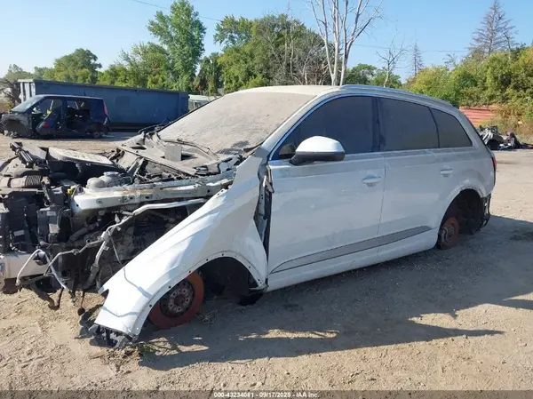 WA1LAAF72HD013805 2017 AUDI Q7 - Image 2