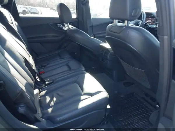 WA1LAAF72HD027073 2017 AUDI Q7 - Image 8