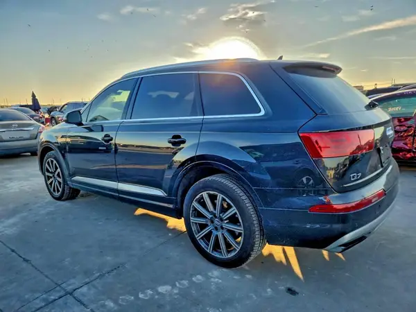 WA1LAAF72HD027543 2017 AUDI Q7 - Image 2