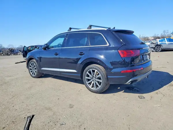 WA1LAAF72HD035920 2017 AUDI Q7 - Image 2