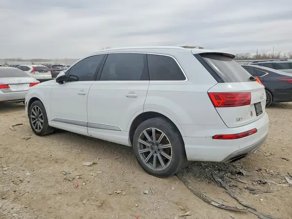 WA1LAAF72HD037697 2017 AUDI Q7 - Image 2