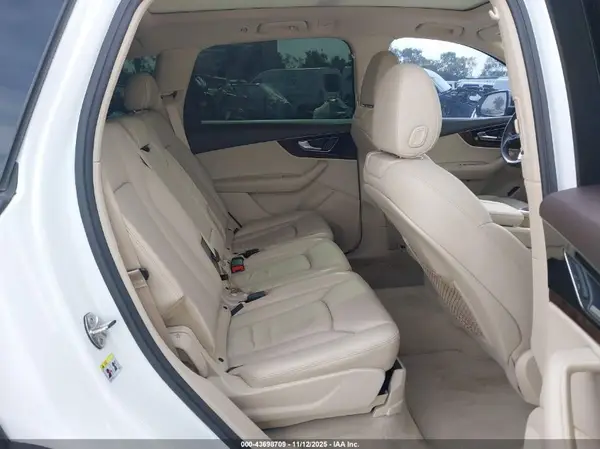 WA1LAAF72HD048442 2017 AUDI Q7 - Image 8