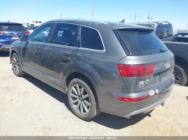 2018 AUDI Q7 IAAI lot 41841344 auction photo 3