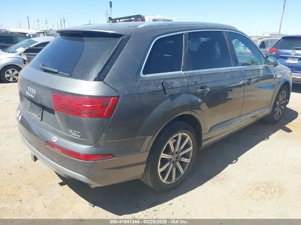2018 AUDI Q7 IAAI lot 41841344 auction photo 4