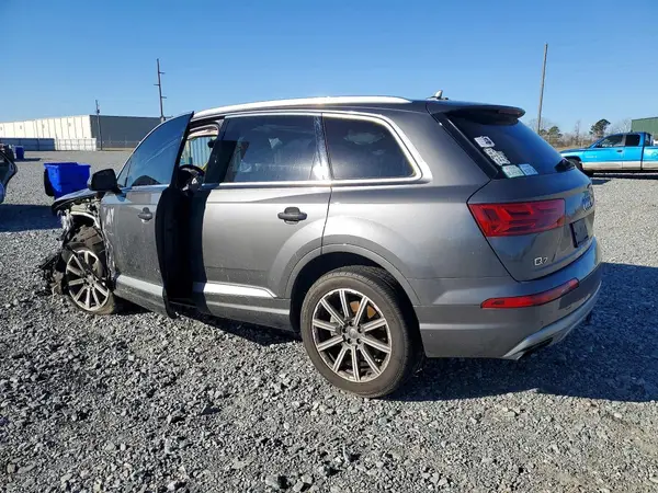 WA1LAAF72KD004786 2019 AUDI Q7 - Image 2