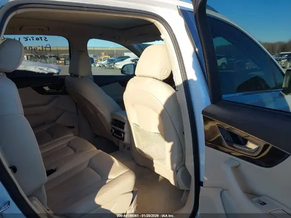 WA1LAAF72KD012645 2019 AUDI Q7 - Image 8