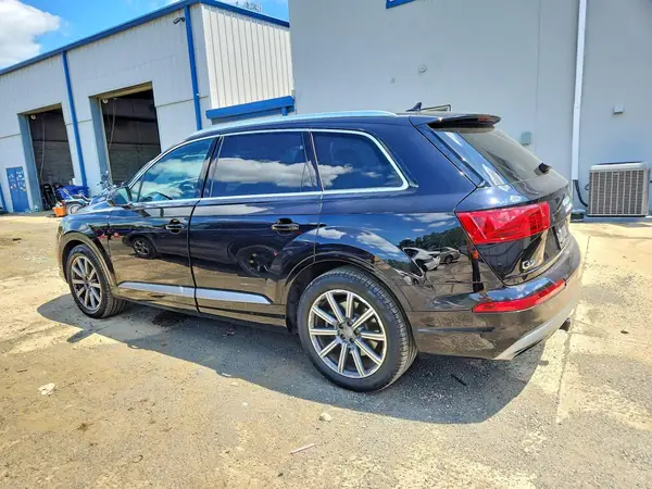 WA1LAAF72KD046682 2019 AUDI Q7 - Image 2