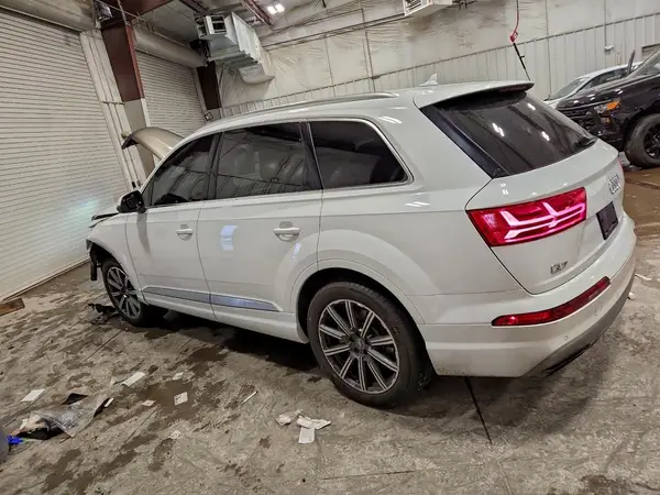 WA1LAAF73HD021279 2017 AUDI Q7 - Image 2